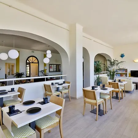 Golf Hotel