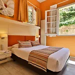 Golf Hotel