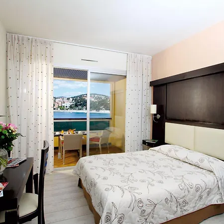 Golf Hotel 2*