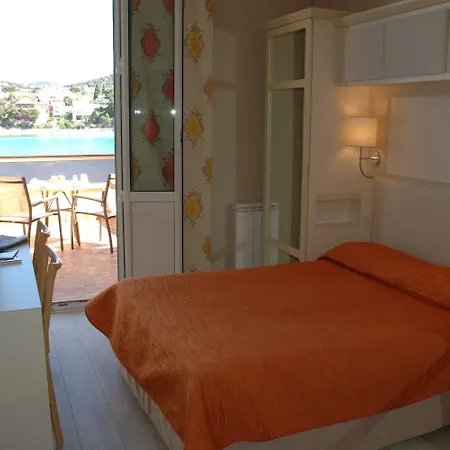 Golf Hotel 2*