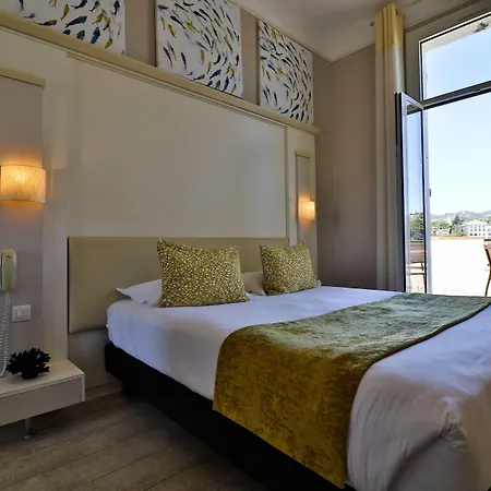 Hotel Golf 2*